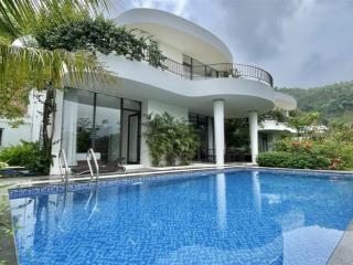 Cần bán biệt thự 400m2 mặt hồ sẵn sổ bàn giao ngay giá 6.x tỷ