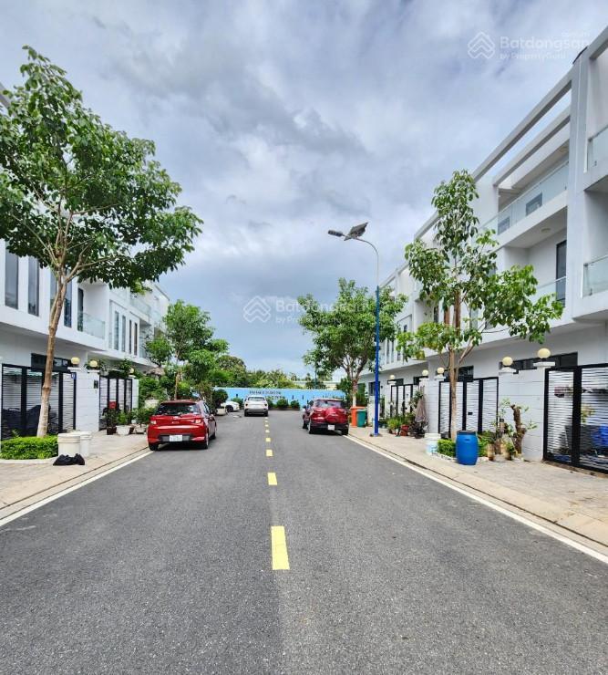 Nhà hoàn công  khu compound  gần đường thống nhất  làng đại học