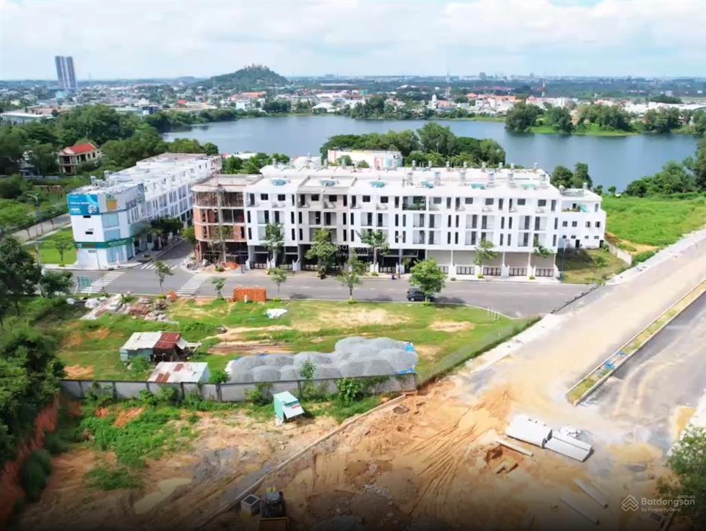 Nhà hoàn công  khu compound  gần đường thống nhất  làng đại học