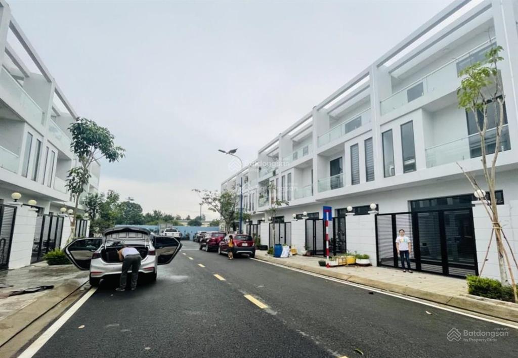 Nhà hoàn công  khu compound  gần đường thống nhất  làng đại học