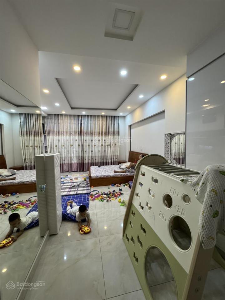 5m x 23m, mặt tiền  5 tầng có thang máy  nhà đẹp tuyệt vời 5pn  bình phú  p10, q6 giá chỉ 20 tỷ