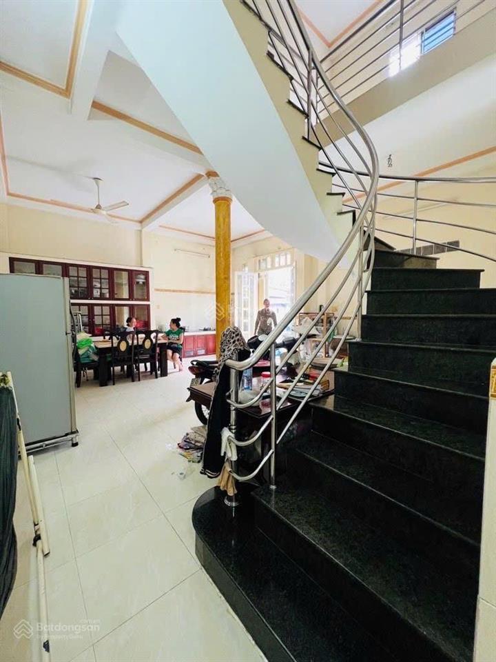 Biệt thự mặt tiền  chỉ 13 tỷ cxplb ngay phố ẩm thực q6 114m2 (6.5x18m) 3 tầng 6pn