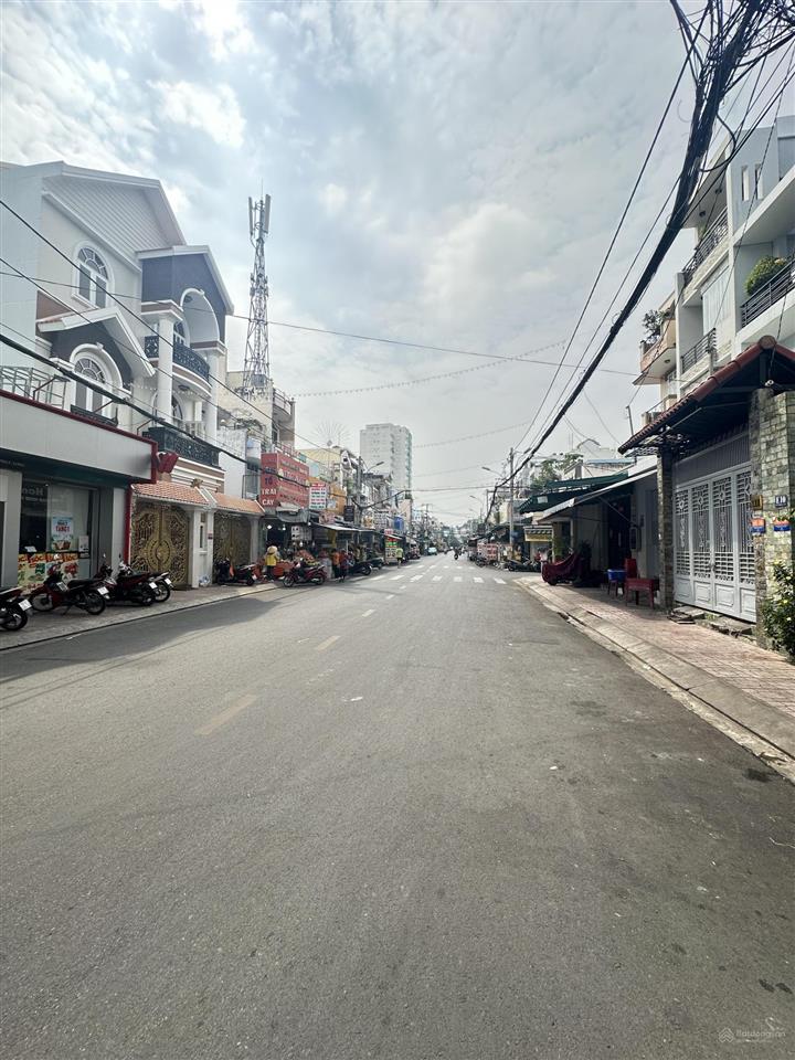 Biệt thự mặt tiền  chỉ 13 tỷ cxplb ngay phố ẩm thực q6 114m2 (6.5x18m) 3 tầng 6pn