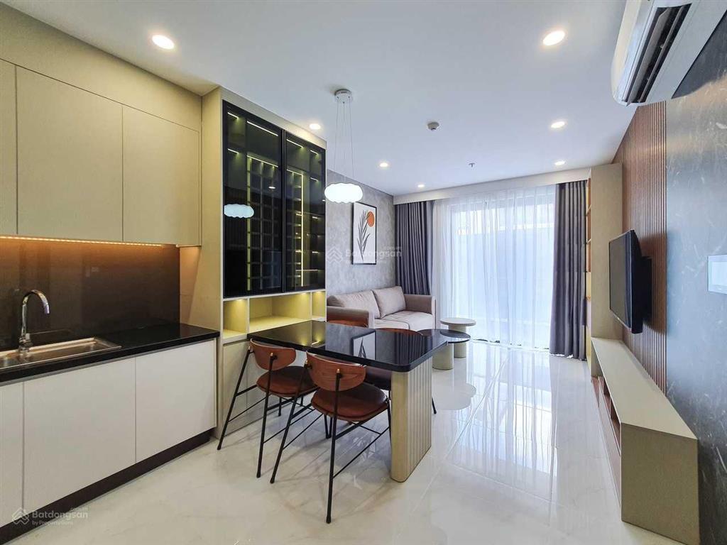 Bán ch 3pn rộng nhất c sky, giá 2.6 tỷ full nội thất. các phòng đều có view đẹp, 0926 339 ***