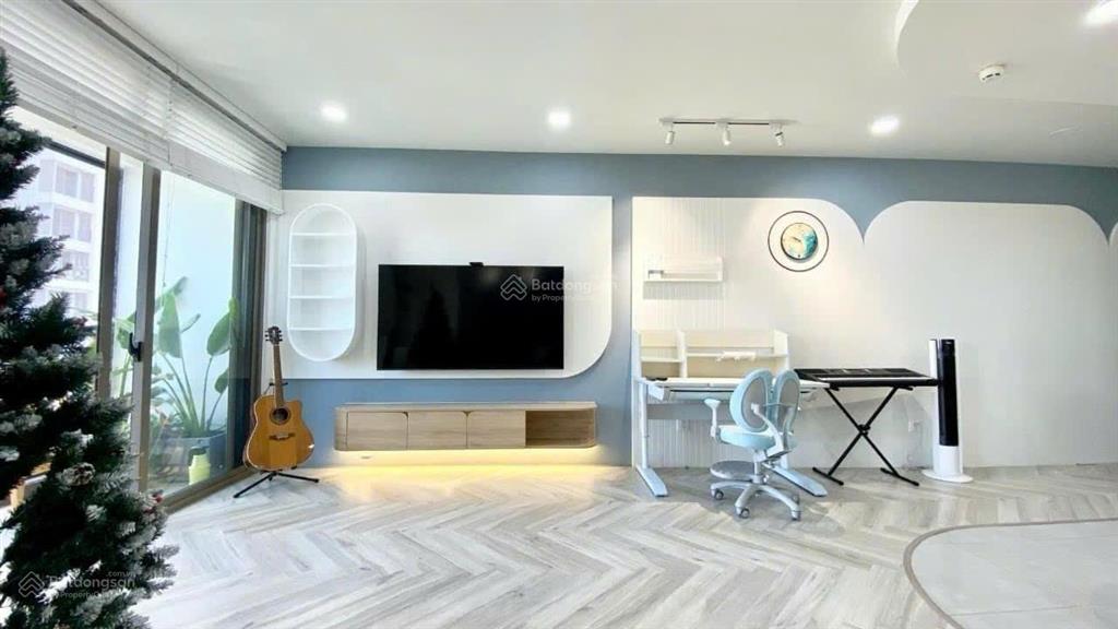 Cần bán gấp căn hộ saigon south residences nhà bè ,2pn 1plv,2wc ,nhà full nt cao cấp bán 6,8ty