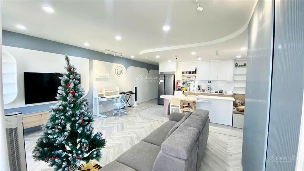 Cần bán gấp căn hộ saigon south residences nhà bè ,2pn 1plv,2wc ,nhà full nt cao cấp bán 6,8ty