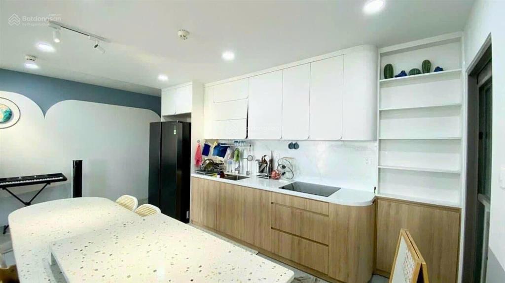 Cần bán gấp căn hộ saigon south residences nhà bè ,2pn 1plv,2wc ,nhà full nt cao cấp bán 6,8ty