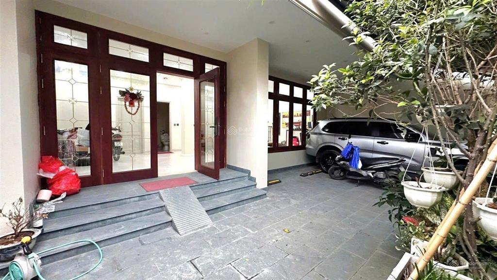 Hiếm  biệt thự  lô góc  cạnh kđt ngoại giao đoàn 125m2 4 tầng mt 20m  trung tâm quận cầu giấy