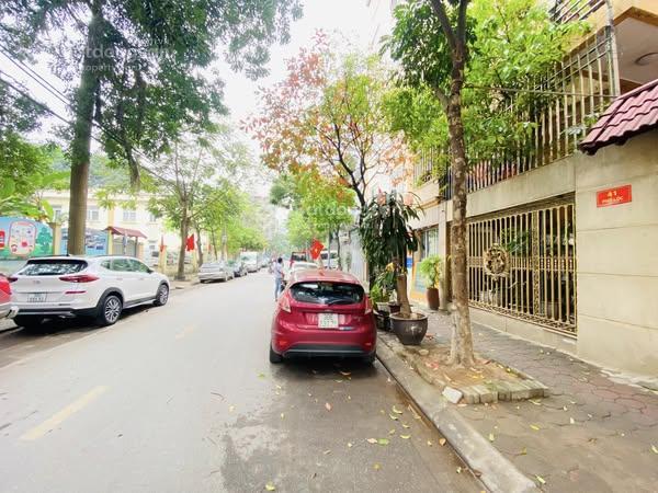 Hiếm  đất phố đỗ nhuận  ngoại giao đoàn, 110m2 mt 7.2m, xây tòa văn phòng & ở cựu sướng chỉ 36 tỷ