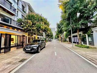 Phân lô  cán bộ văn phòng trung ương đảng  phố trần hữu dục, 61m2 5 tầng, mt 4.5m 19.5 tỷ