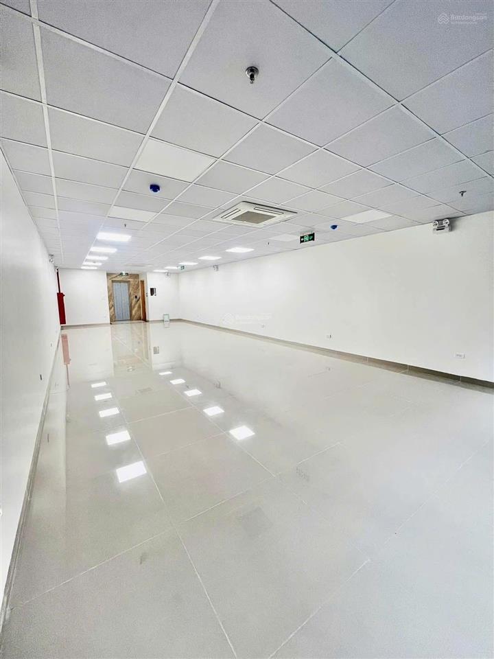 Lô góc  ngã 4 liễu giai  văn cao  ba đình 70m2 6 tầng thang máy gara oto chỉ 26 tỷ 0964 721 ***