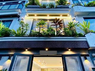 Bán nhà đẹp hẻm xe hơi full công năng gần công viên làng hoa giá tốt