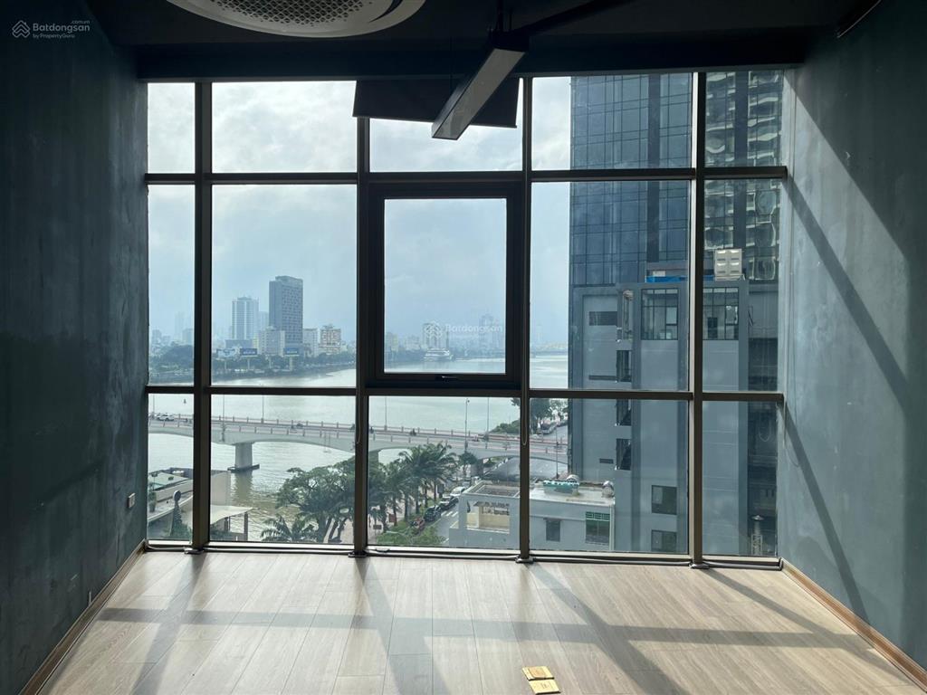 Cho thuê văn phòng diện tích lớn đường bạch đằng trong tòa nhà bạch đằng complex.  0905 982 ***