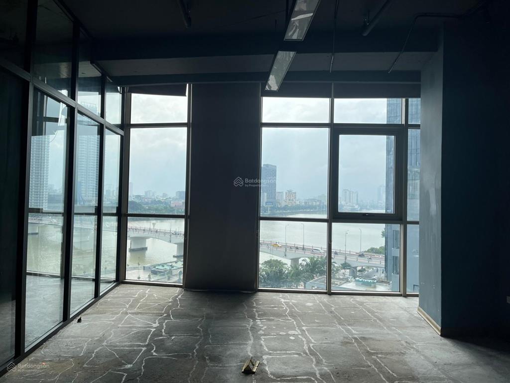 Cho thuê văn phòng diện tích lớn đường bạch đằng trong tòa nhà bạch đằng complex.  0905 982 ***