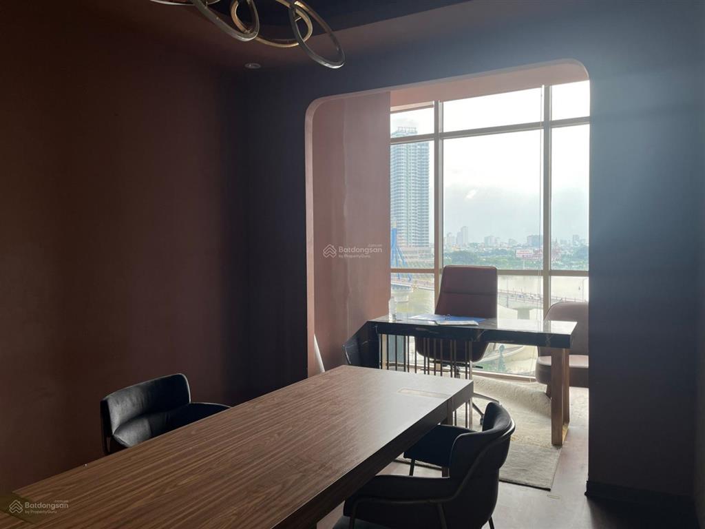 Cho thuê văn phòng diện tích lớn đường bạch đằng trong tòa nhà bạch đằng complex.  0905 982 ***
