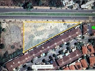 Cho thuê lô đất diện tích lớn mặt tiền vương thừa vũ phù hợp làm sân pickleball.  0905 982 ***