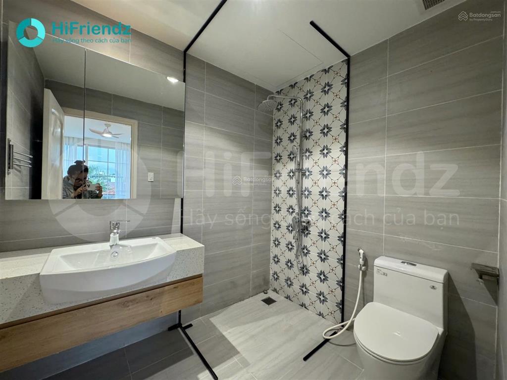 Cho thuê tại thảo điền  đầy đủ nội thất  ban công  thoáng mát siêu xinh (quận 2)