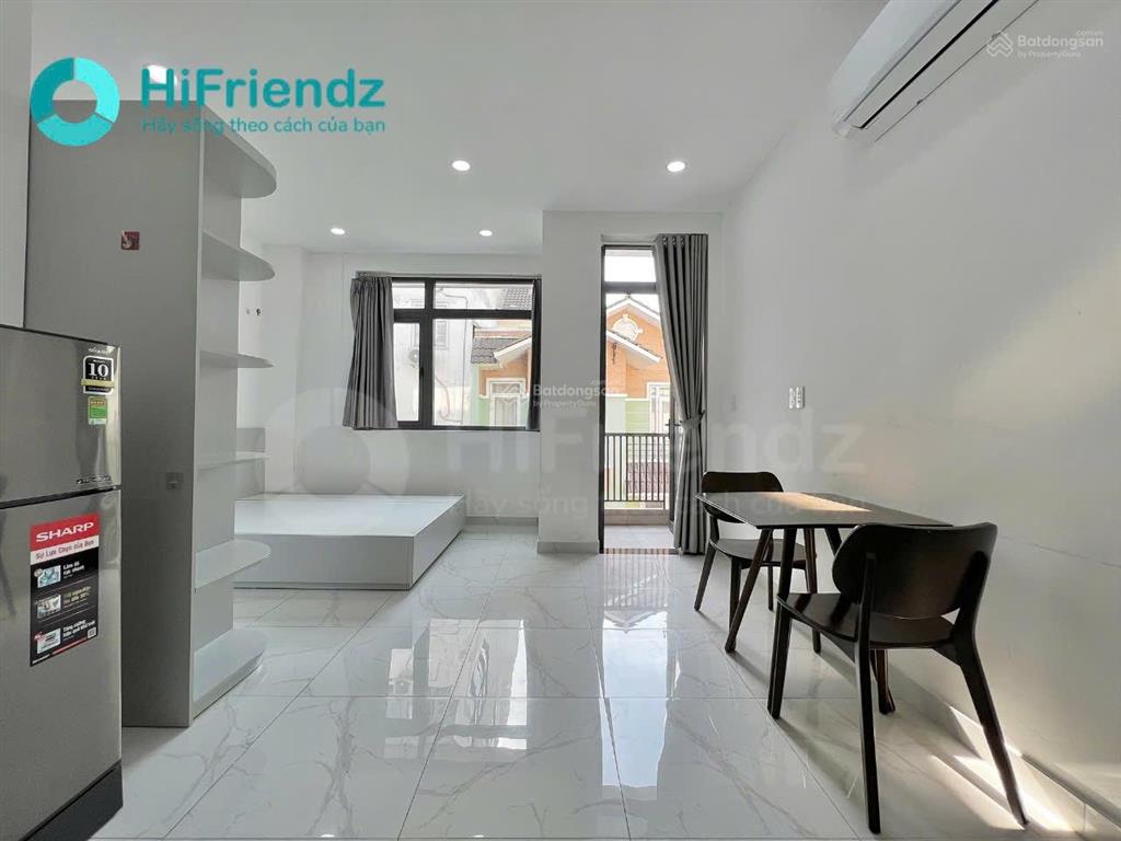 Quận 2, ban công thoáng  full nội thất gần cầu sài gòn