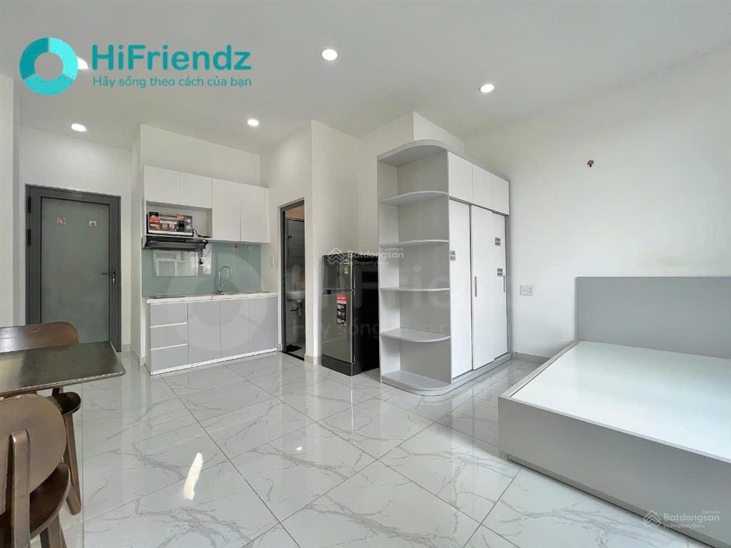 Quận 2, ban công thoáng  full nội thất gần cầu sài gòn
