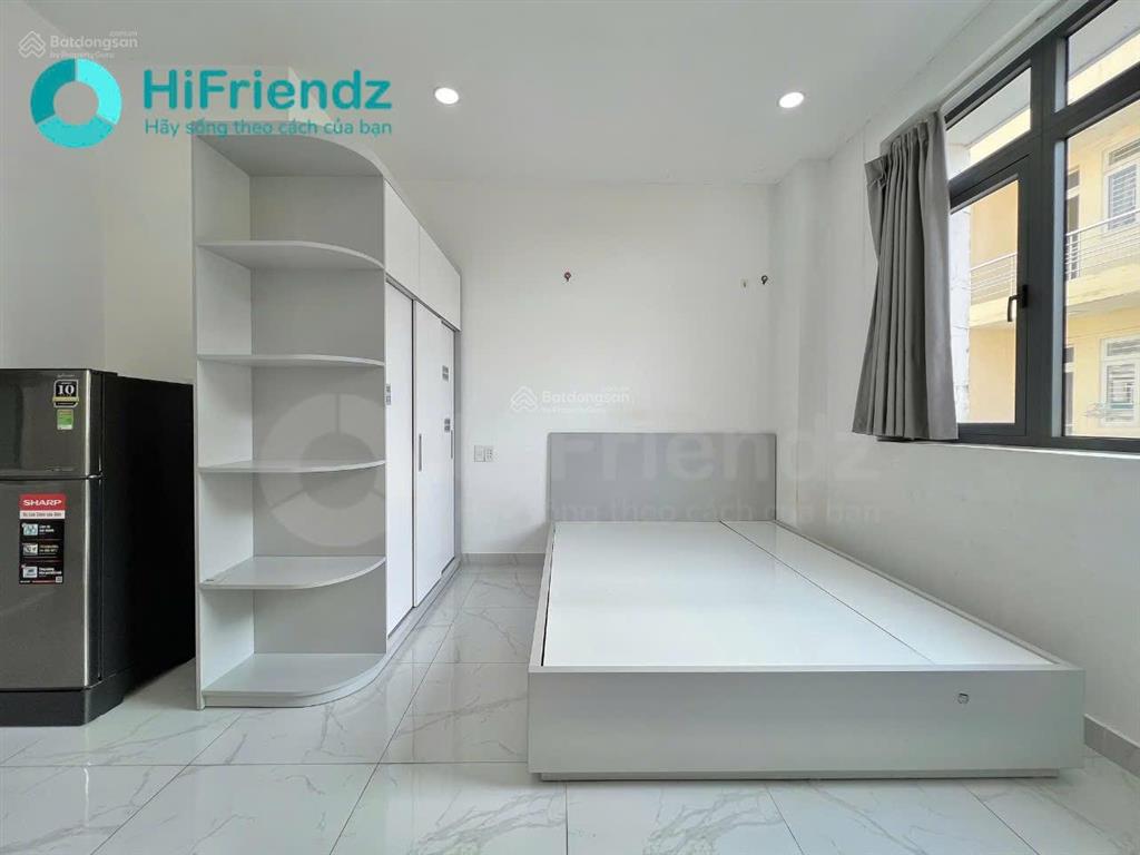 Quận 2, ban công thoáng  full nội thất gần cầu sài gòn