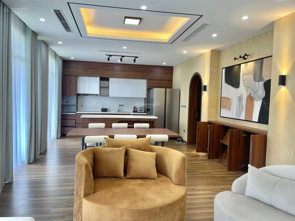 Chính chủ cần bán căn biệt thự mặt hồ 600m2. cắt lỗ sâu giá 8.5 tỷ