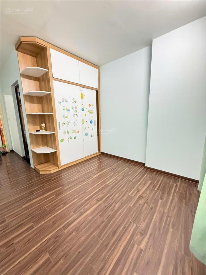 Bán căn hộ 2 phòng ngủ tòa 18t2 golden an khánh full nội thất giá tốt