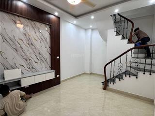 Bán nhà cầu giấy 36m, 4 tầng, 4pn, ô tô cách đúng 30m, ngõ nông! nhà dân xây kiên cố giá nhỉnh 7 t