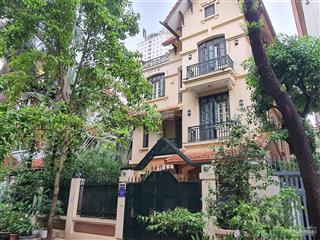 Bán biệt thự sân vườn khu vip an ninh cực tốt vỉa hè cây xanh dt 150m2 mt 10m thênh thang 52,5 tỷ