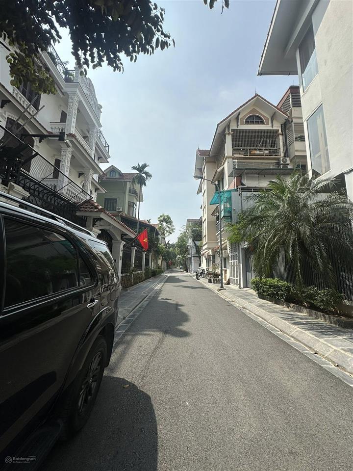 Biệt thự sân vườn khu vip an ninh cực tốt vỉa hè cây xanh dt 150m2 mt10m thênh thang 51,x tỷ