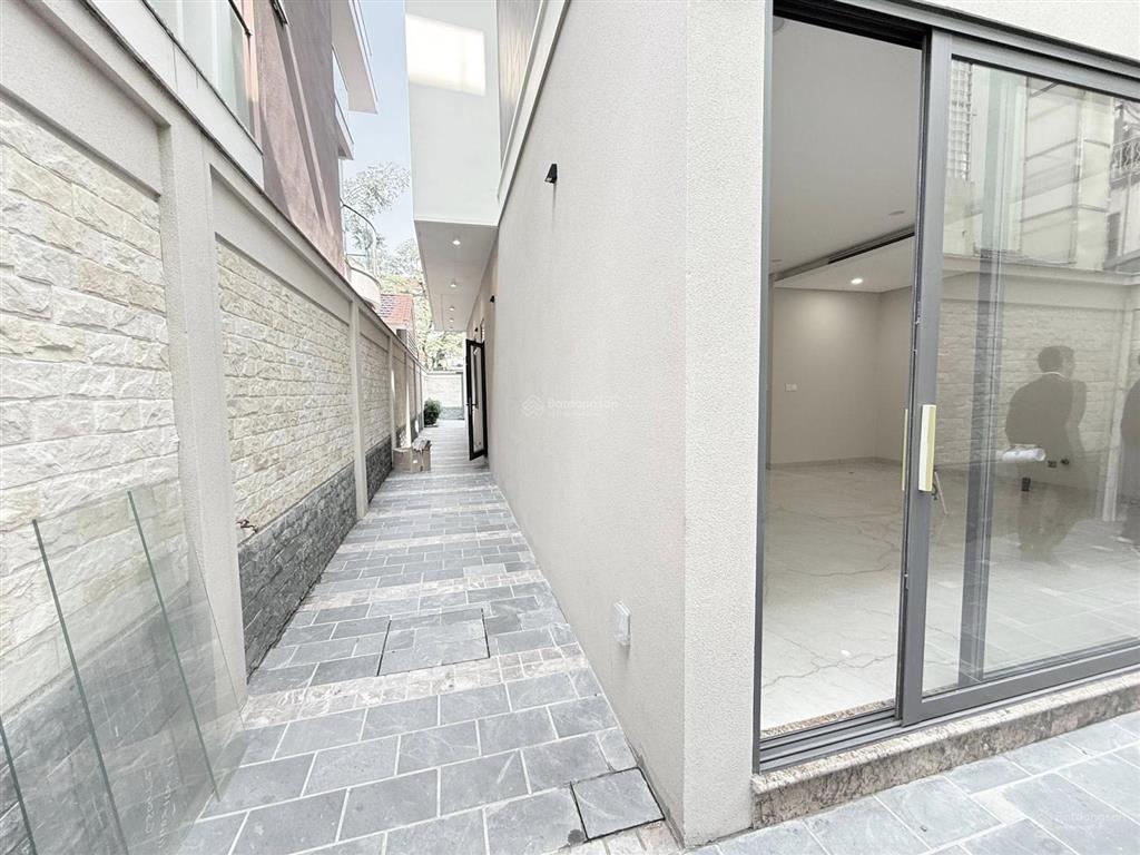 Biệt thự làng quốc tế thăng long cầu giấy hơn 200m2 8m mặt, thang máy khu vip an sinh cực tốt