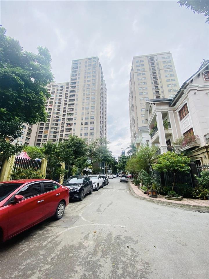Biệt thự làng quốc tế thăng long cầu giấy hơn 200m2 8m mặt, thang máy khu vip an sinh cực tốt