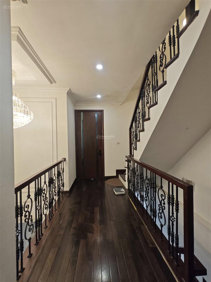 Biệt thự làng quốc tế thăng long cầu giấy hơn 200m2 8m mặt, thang máy khu vip an sinh cực tốt