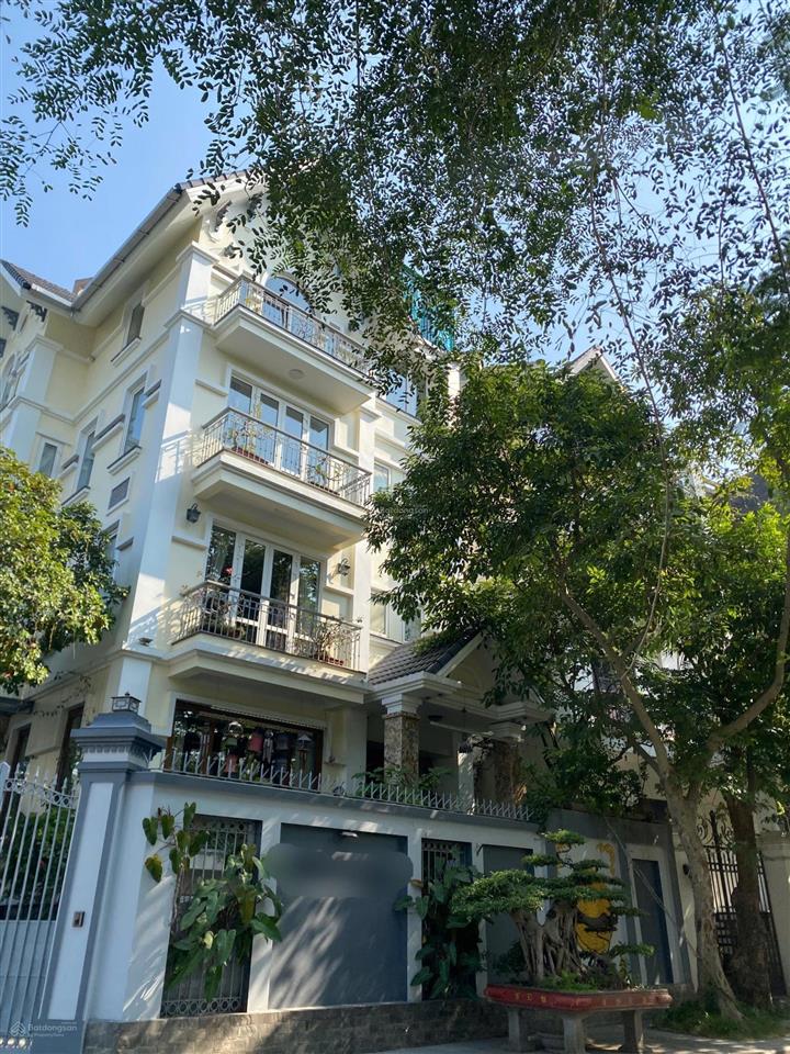 Chủ nhà nhờ bán gấp biệt thự d5 vườn đào 205m2 mặt tiền 15m có hầm ở ngay 127 tỷ có thương lượng