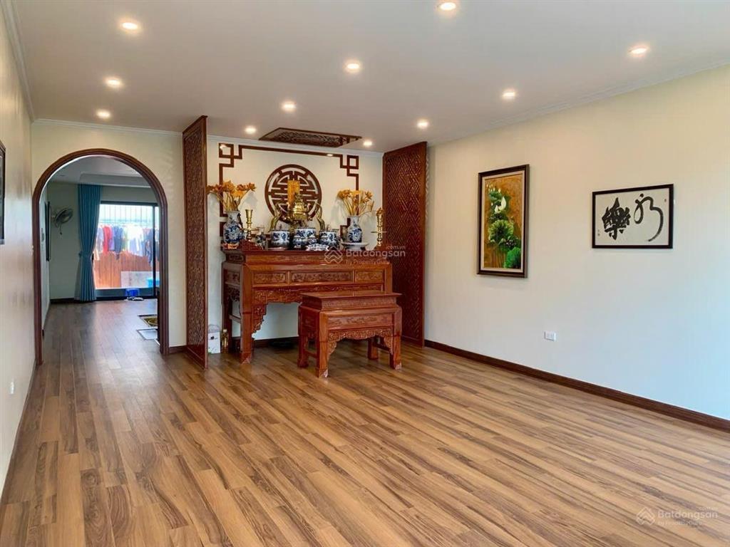 Chủ nhà nhờ bán gấp biệt thự d5 vườn đào 205m2 mặt tiền 15m có hầm ở ngay 127 tỷ có thương lượng