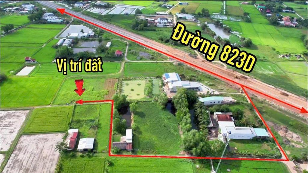 Đất sát 823d dt 10x42m có 300m2 thổ cư 166m2 lúa giá 1ty6