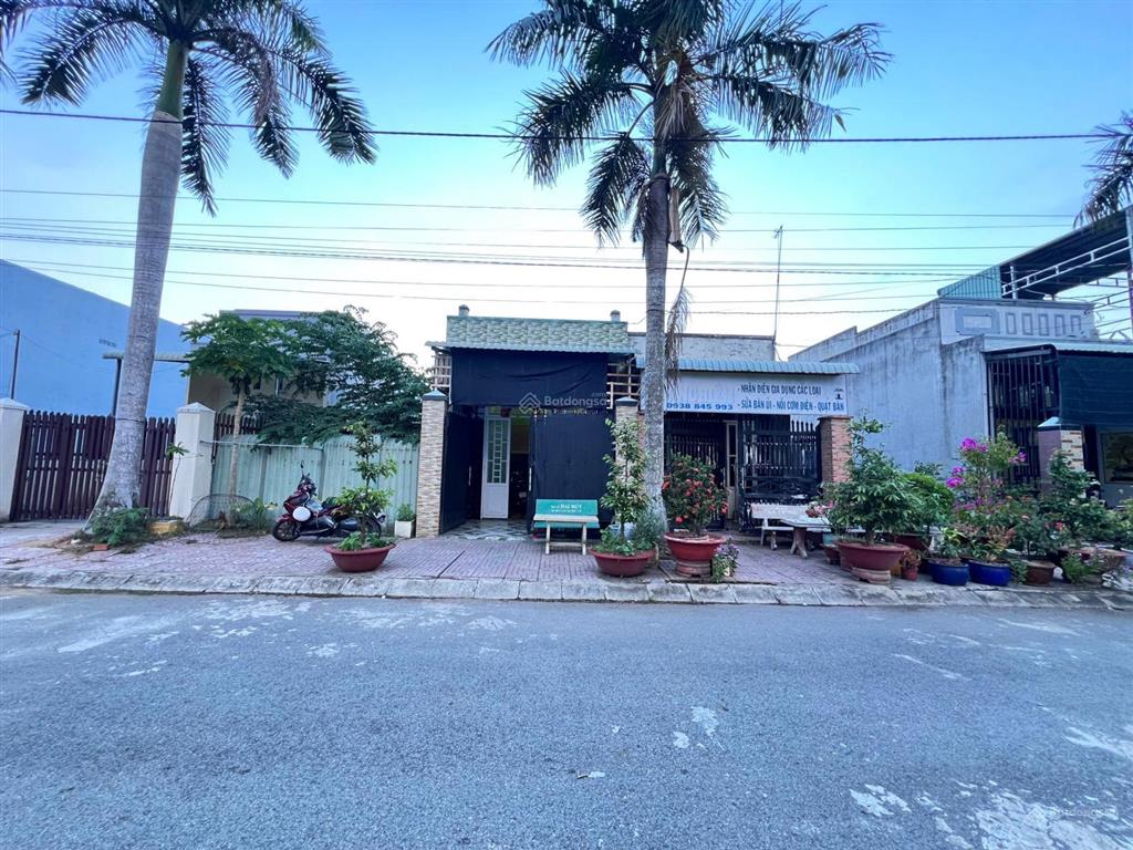 Nhà mặt tiền đường nhựa 4x20m giá 1tỷ580