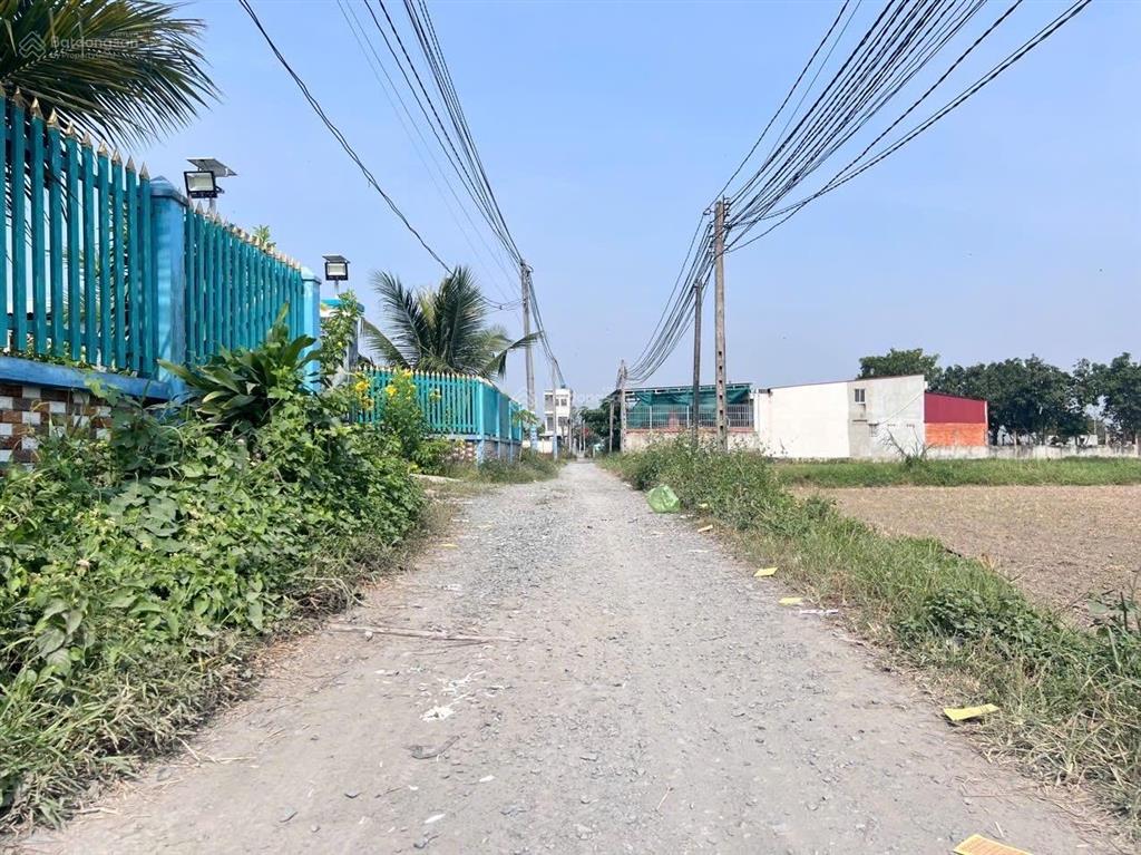 Đất đức hoà đông 1/ chợ chiều dt 10x45m giá 3ty