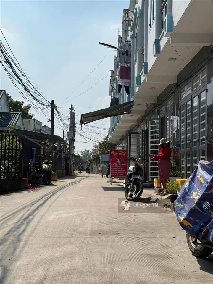 Đất xây nhà trọ 10x70m sát kcn tân đức giá 4ty350