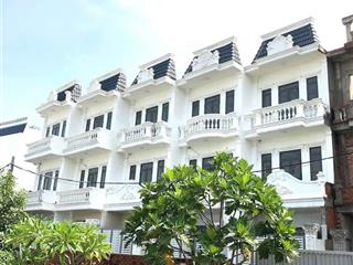 Kẹt tiền. giảm 300tr bán nhanh nhà phố 3 lầu ngay bigc long bình tân