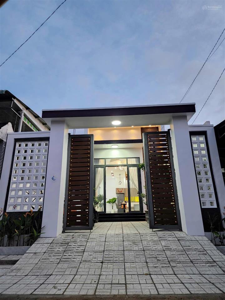 Tài chính 300tr  giá full 1,450 tỷ giáp phường bửu long cho anh chị tìm nhà đón tết