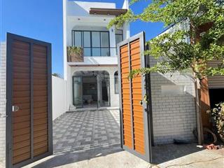 Bán nhà 5mx21m mới xây sổ hồng riêng kdc bửu long  đúng giá 1,9 tỷ.