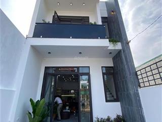 Bán gấp nhà lầu full nội thất 110m2, cách bigc tân uyên 10p  600 tr nhận nhà ngay