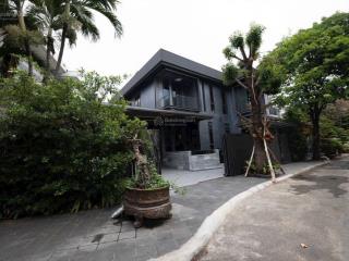 Hot ! bán, biệt thự song  lập hưng thái  phú mỹ hưng quận 7 dt 302m2