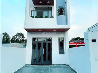 Nhà biên hoà giá 2ty2 sổ hồng riêng, nằm ngay đường đồng khởi hẻm xe hơi 6m