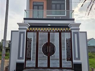 Bán nhà đẹp 2 tầng đường số 5, tân thông hội, sổ hồng riêng, đường nhựa 10m, chỉ 2.4 tỷ.