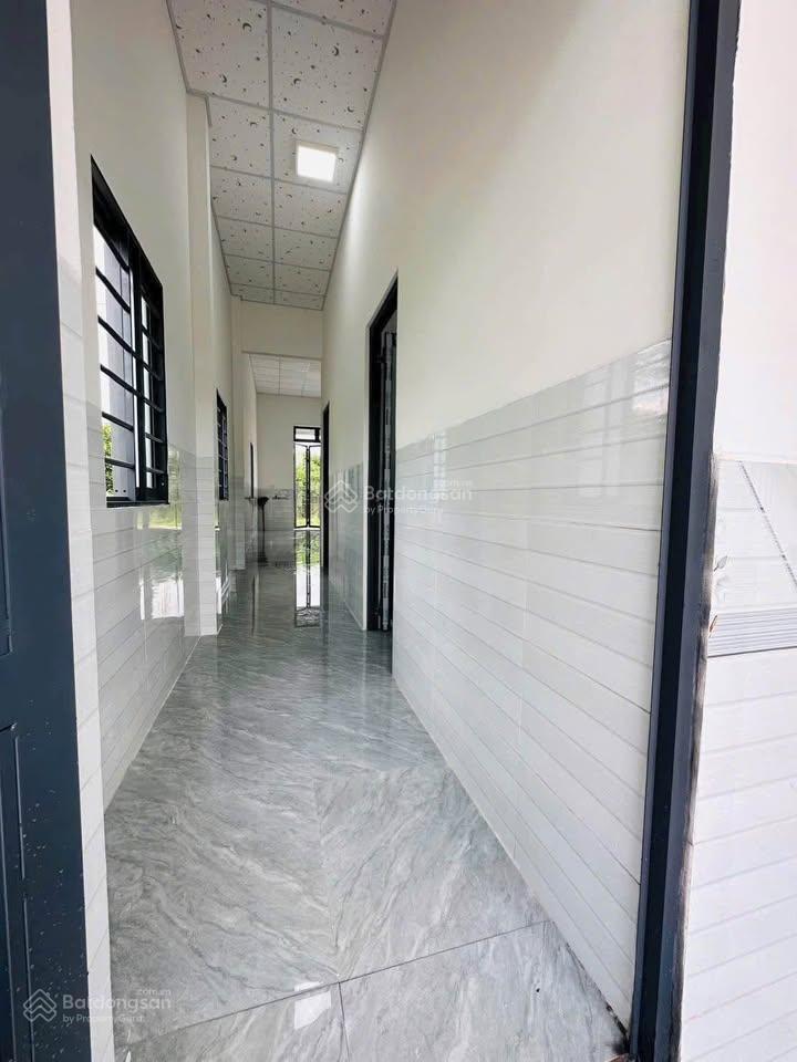 Chính chủ bán gấp căn nhà ngay suối lội, tân thông hội, 100m2 sổ hồng riêng, giá chỉ 1.5 tỷ