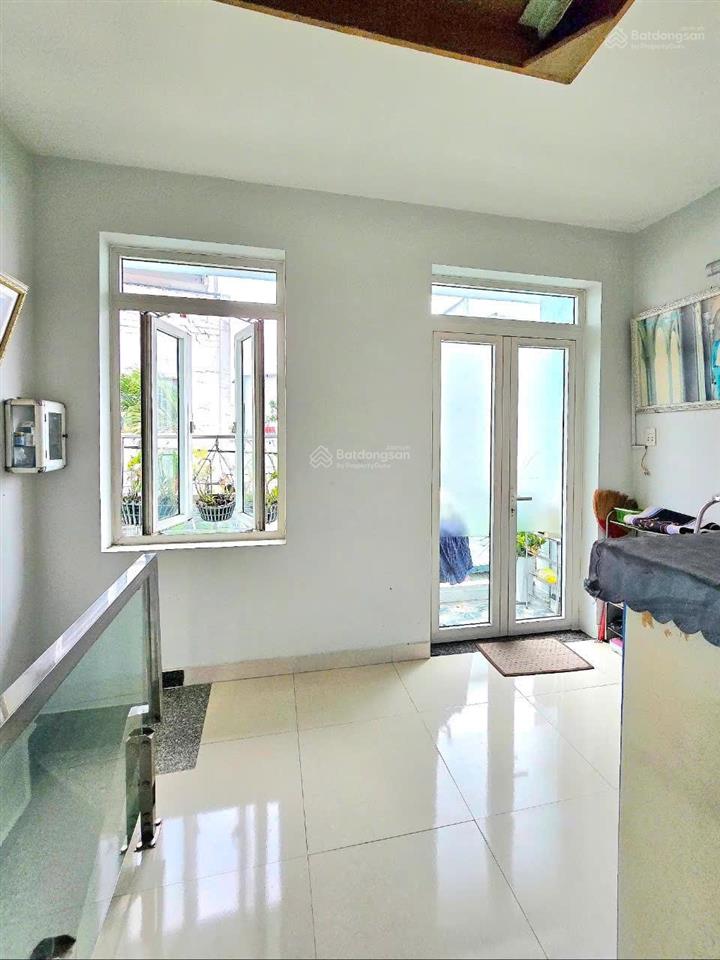 Nhà bự 1 lầu, mặt tiền hẻm vị trí mua bán kinh doanh đa ngành nghề giá cực tốt