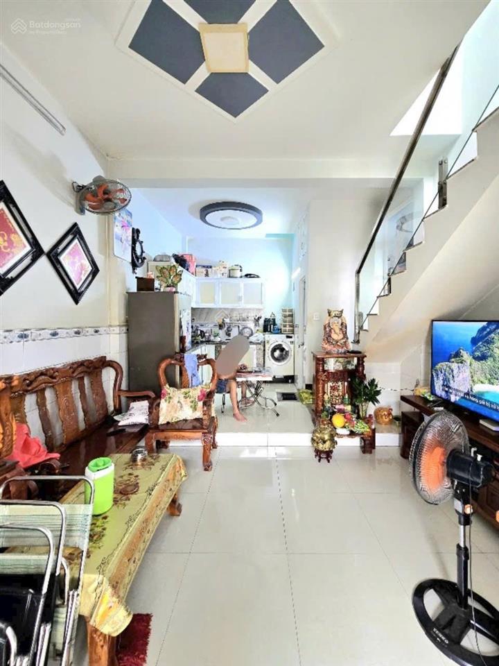 Nhà bự 1 lầu, mặt tiền hẻm vị trí mua bán kinh doanh đa ngành nghề giá cực tốt