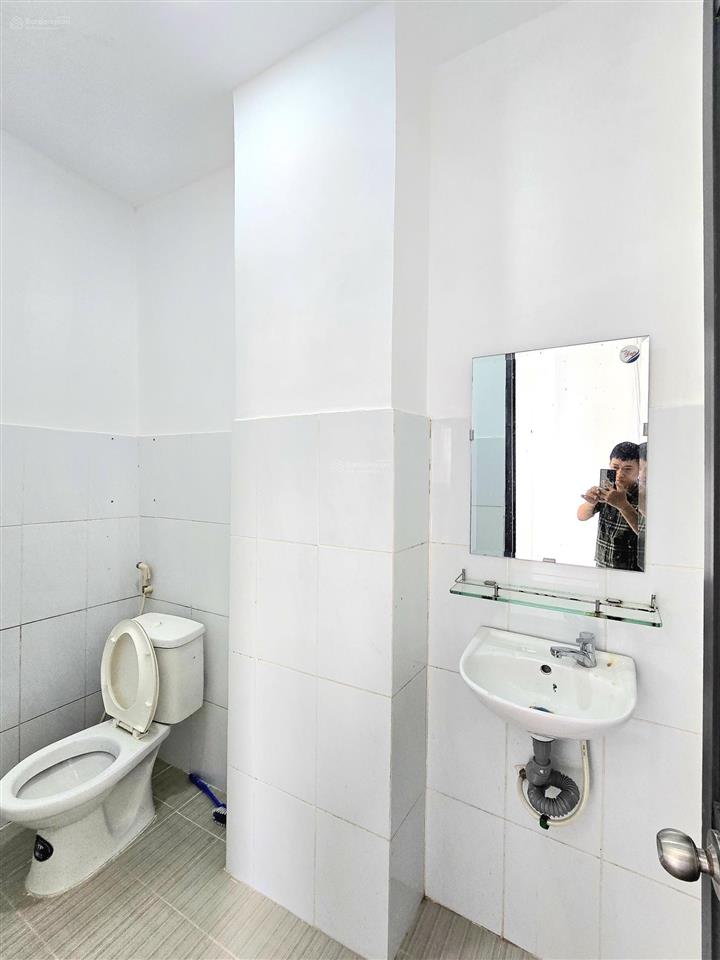 Bán nhà đẹp  hẻm trước nhà 4m  giáp quận 7
