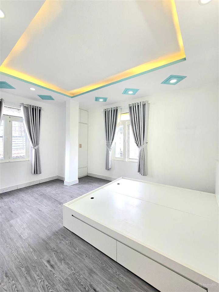 Bán nhà đẹp  hẻm trước nhà 4m  giáp quận 7
